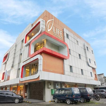 Life Hotel Stasiun Kota Surabaya Exterior foto