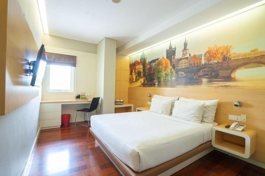 Life Hotel Stasiun Kota Surabaya Habitación foto